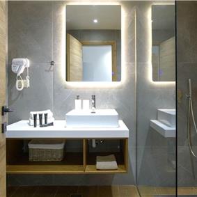 3 bedroom villa with pool & sea view, near Acharavi, sleeps 6